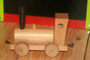 How to Make a Wooden Train Engine and Wagons: Choosing your own options.